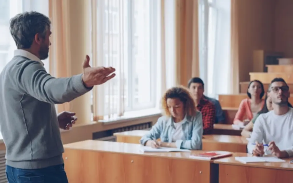 english speaker in class of students